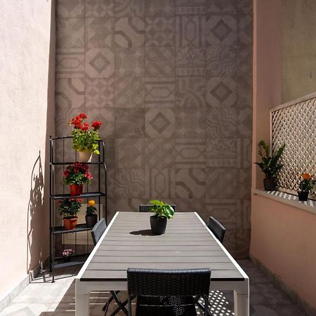 Appartamento Elegante Con Terrazzino Nel Centro Di Napoli Buitenkant foto