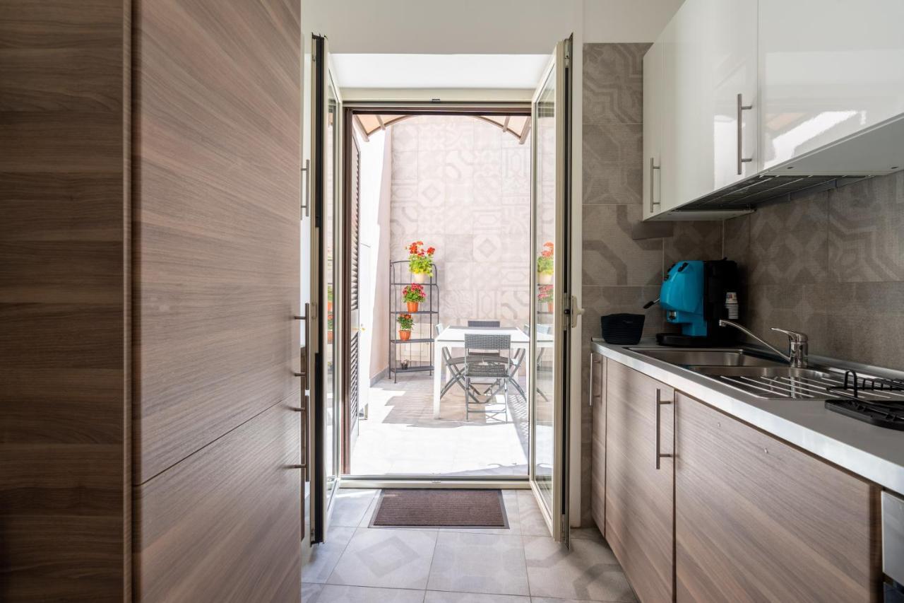 Appartamento Elegante Con Terrazzino Nel Centro Di Napoli Buitenkant foto